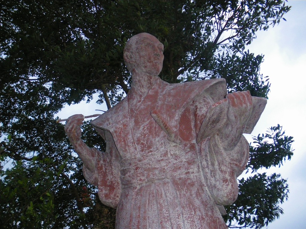 幻の宰相、小松帯刀の象です。