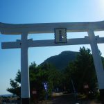 太郎太郎祭りが行われる羽島崎神社、白い鳥居の先にはゴンザ神社もある。