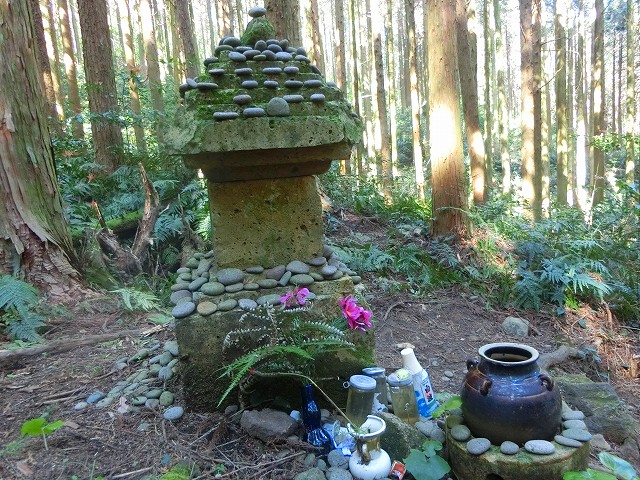 これが真田幸村のお墓といわれる石碑です。